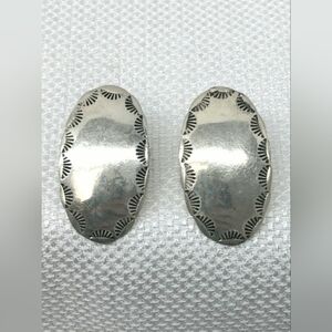 DELLA & PRESLEY CURLEY Navajo Concho Scalloped Earrings 925 Sterling Silver
